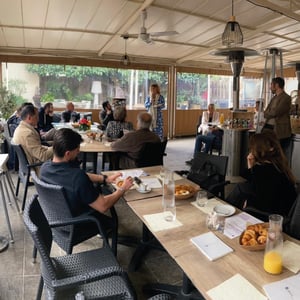 Déjeuner-convivial-avec-les-clients-de-la-Banque-Populaire-Méditerranée-(BPMED)-1